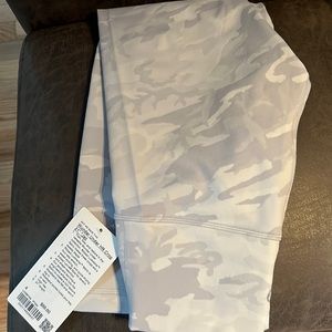 Lululemon wunder under 21 inch